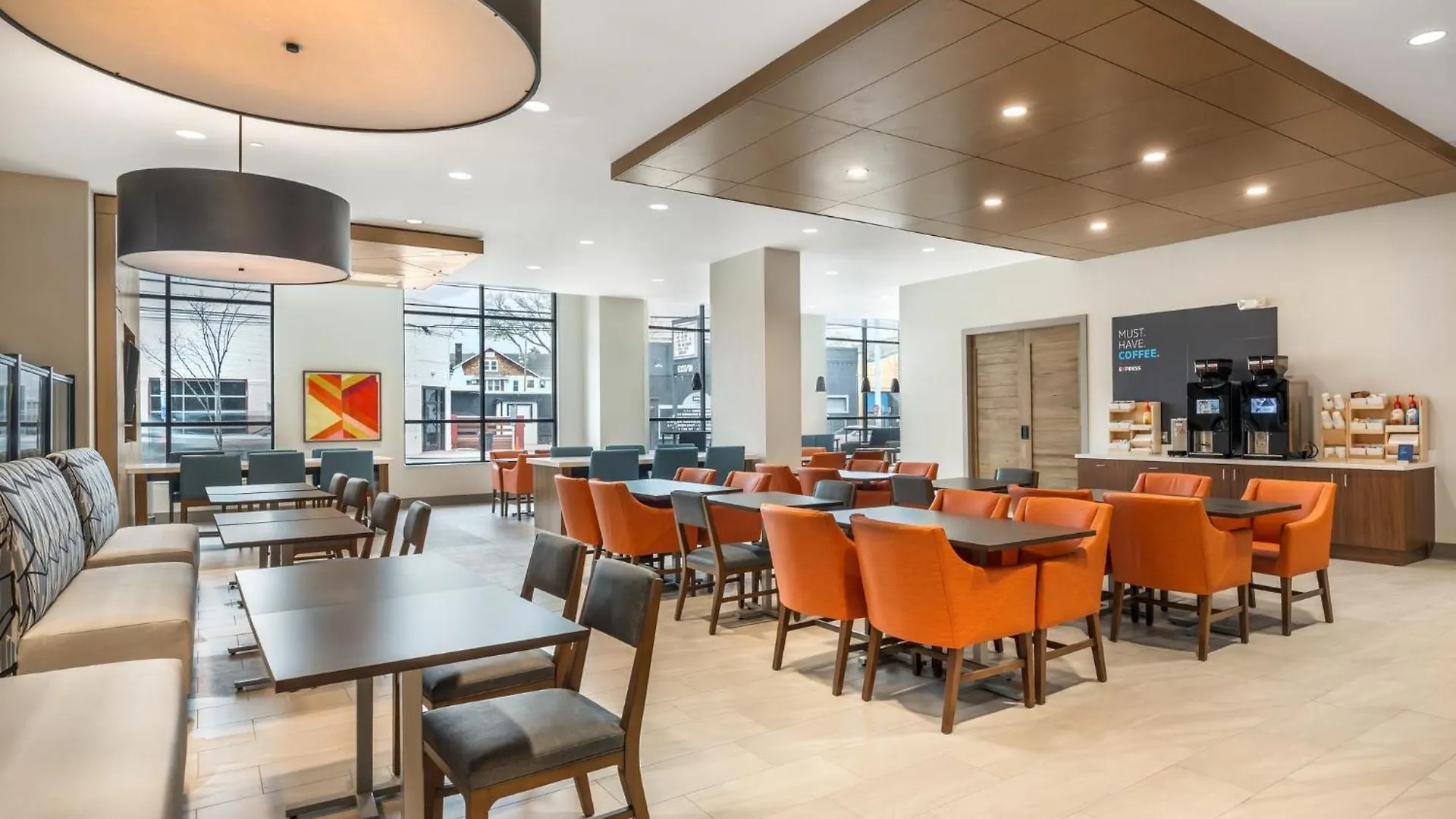 Holiday Inn Express & Suites Nashville West End - Univ Area By Ihg