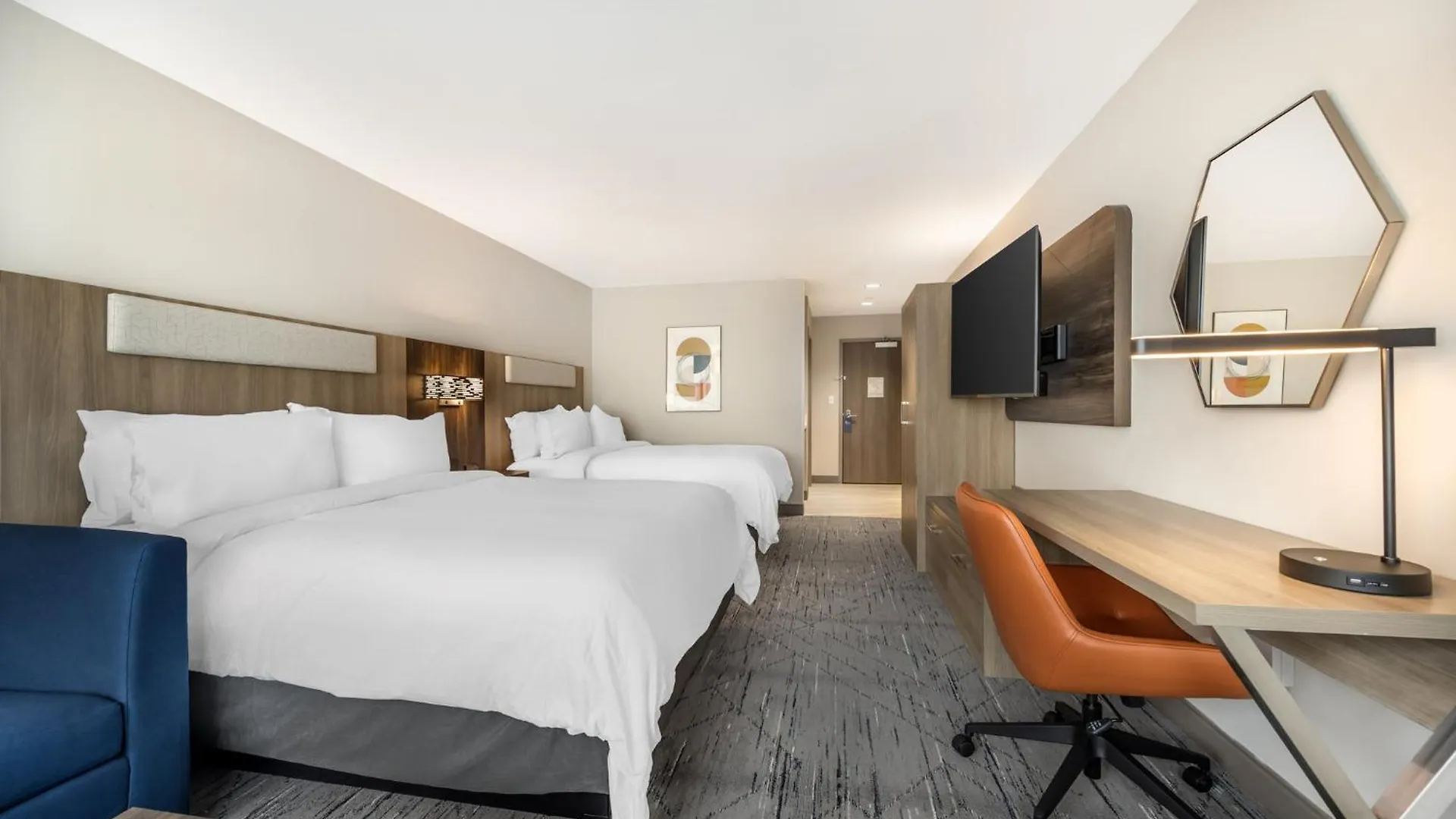 Holiday Inn Express & Suites Nashville West End - Univ Area By Ihg 3*,